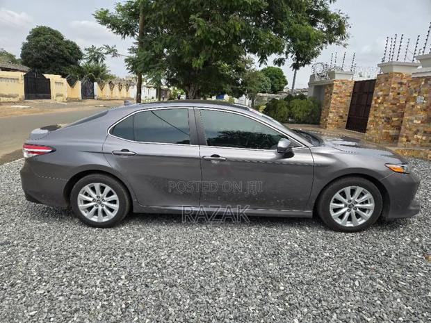 Toyota Camry 2019 Gray