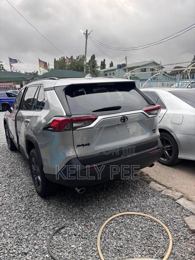 Toyota RAV4 2020 Silver