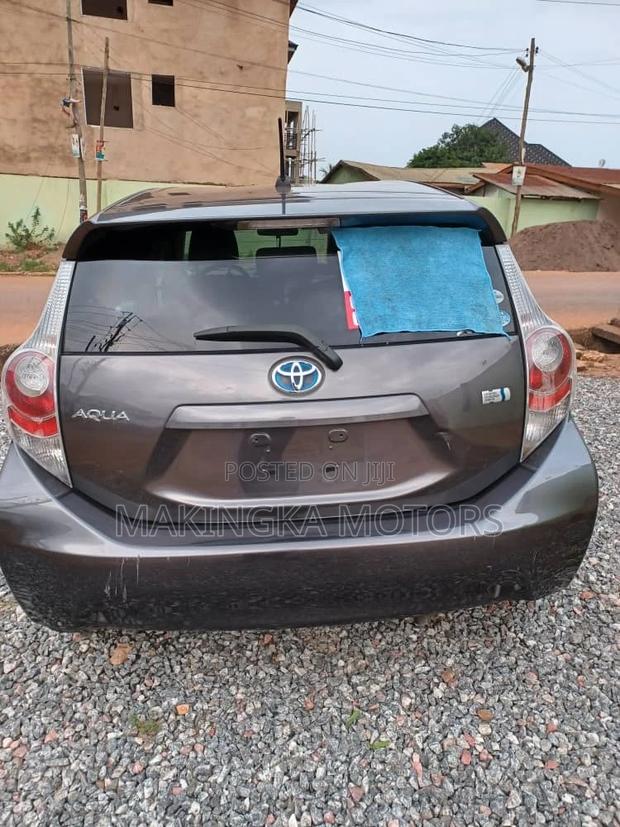 Toyota Aqua 2013 Silver