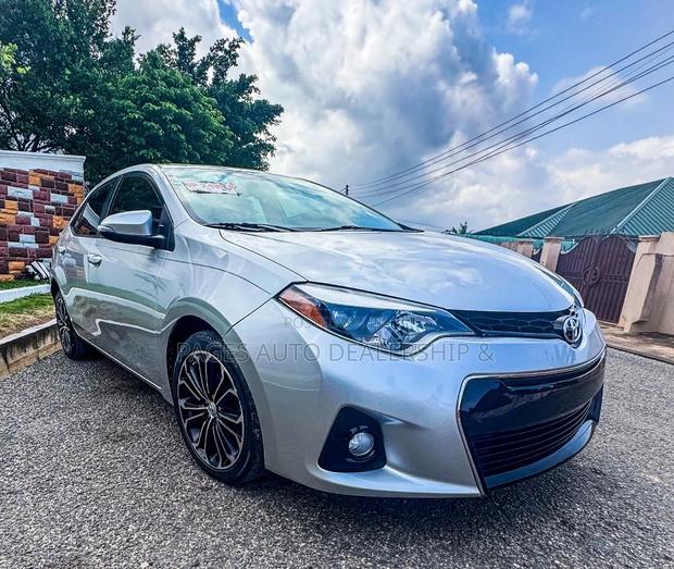 Toyota Corolla S Plus 4dr Sedan (1.8L 4cyl CVT) 2016 Gray