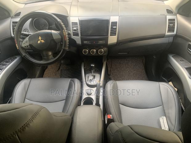 Mitsubishi Outlander 2011 Green