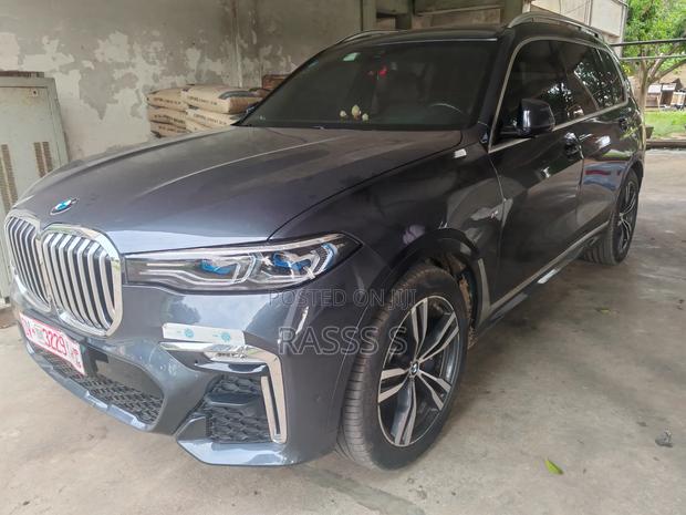 BMW X7 xDrive40i 2022 Gray