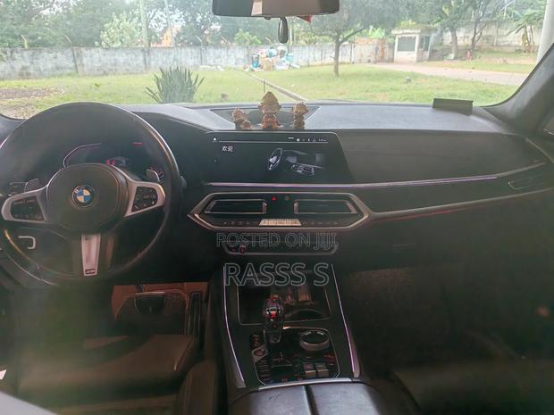 BMW X7 xDrive40i 2022 Gray