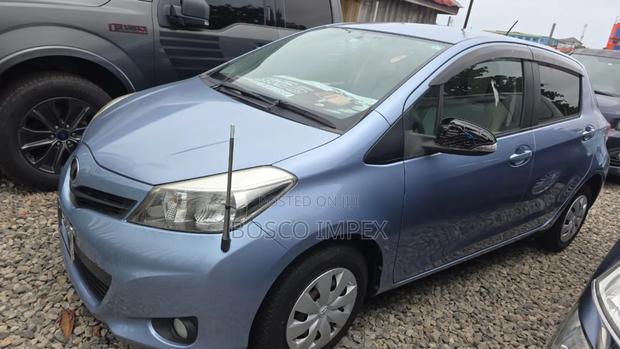 Toyota Vitz 1.3 AWD 5dr 2012 Blue