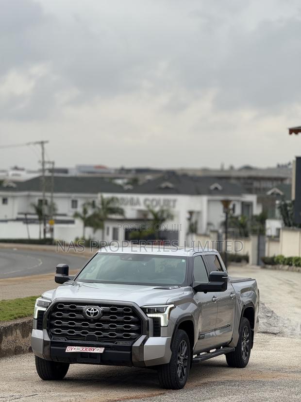 Toyota Tundra Hybrid 2023 Silver