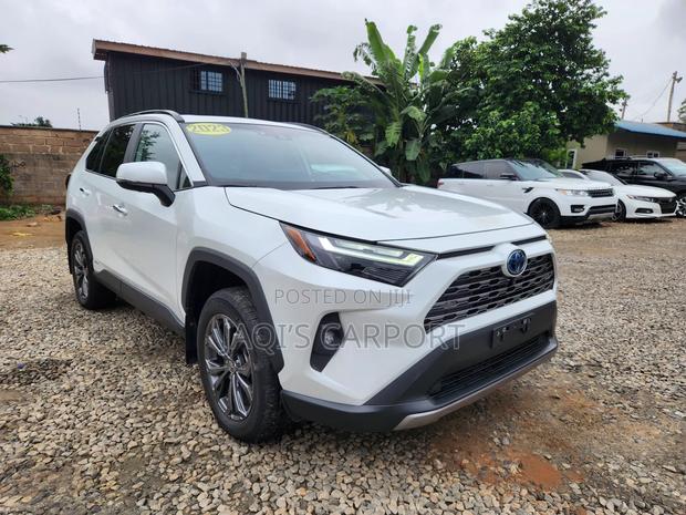 Toyota RAV4 Limited AWD 2023 White