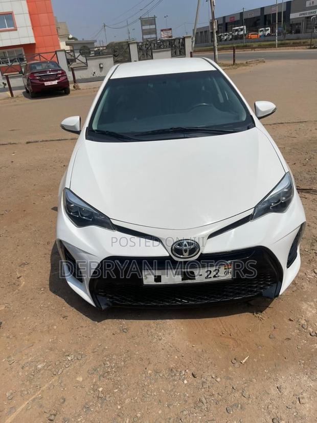Toyota Corolla S 4dr Sedan (1.8L 4cyl CVT) 2014 White