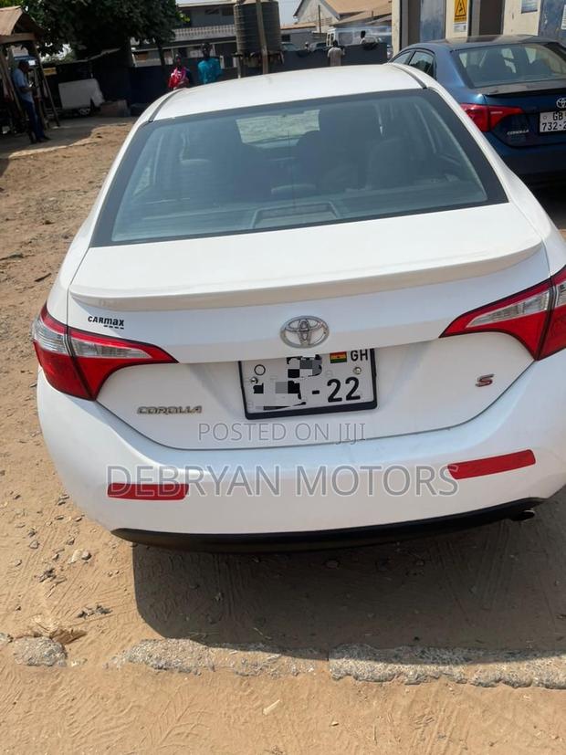 Toyota Corolla S 4dr Sedan (1.8L 4cyl CVT) 2014 White