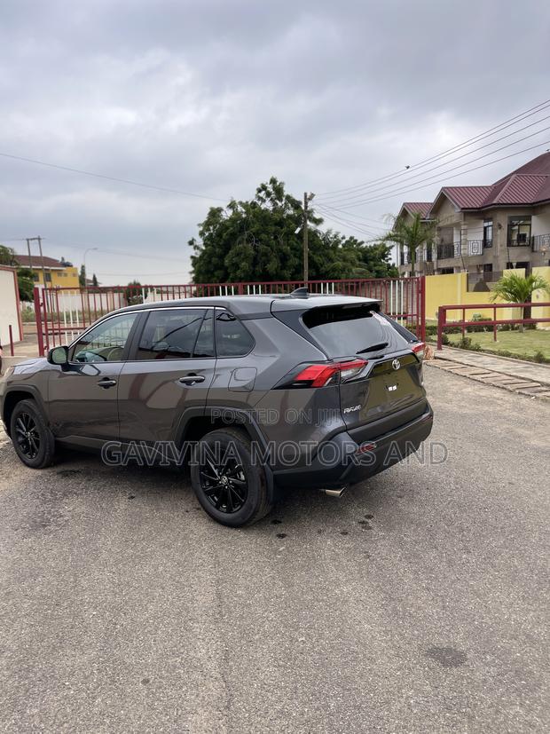 Toyota RAV4 LE 2025 Black