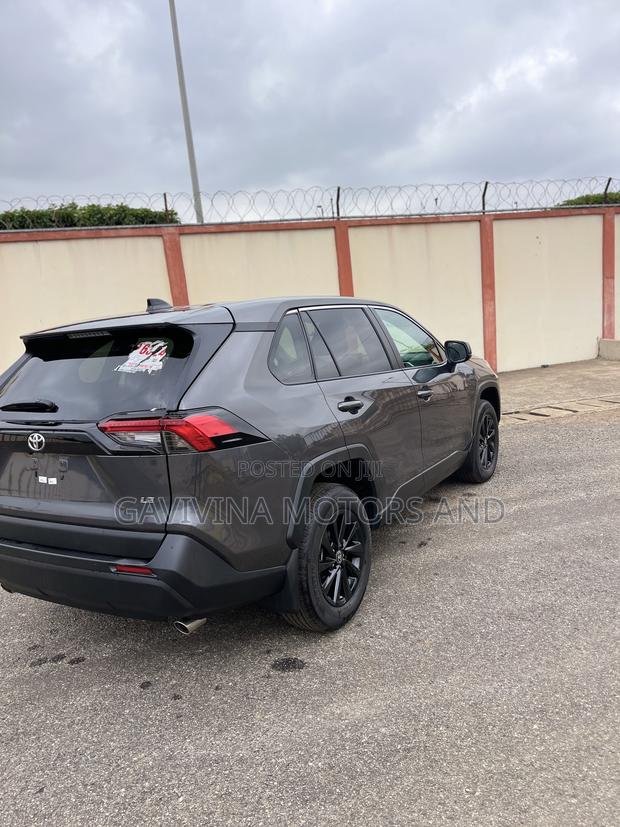 Toyota RAV4 LE 2025 Black
