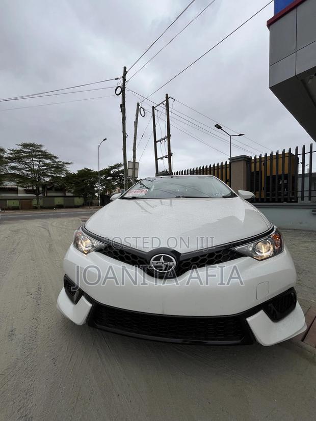 Toyota Corolla LE 4dr Sedan (1.8L 4cyl CVT) 2016 White