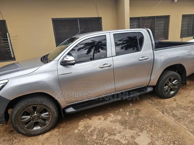 Toyota Hilux 2017 Gold