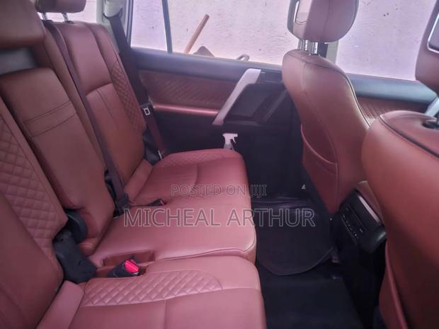 Toyota Land Cruiser Prado 2017 Gray