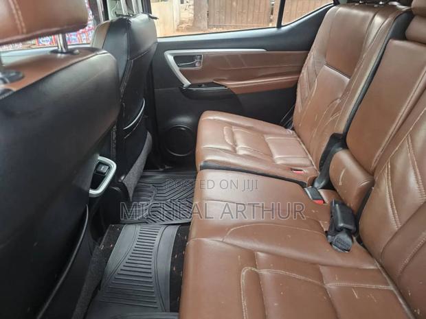 Toyota Land Cruiser Prado 2019 Black