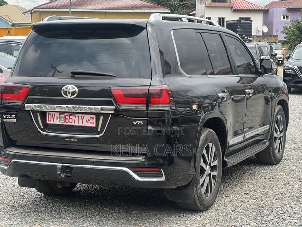 Toyota Land Cruiser 5.7 V8 VX-S 2015 Black