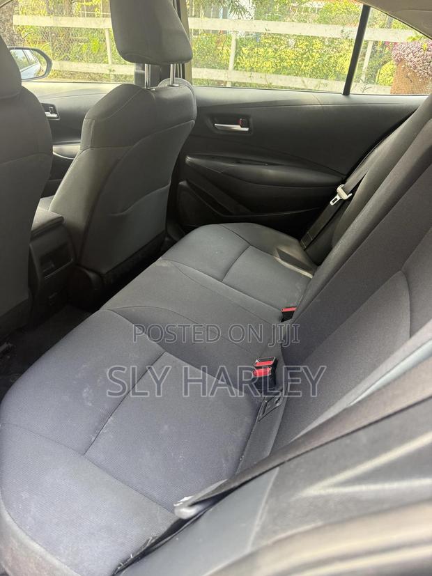 Toyota Corolla LE 2021 Blue