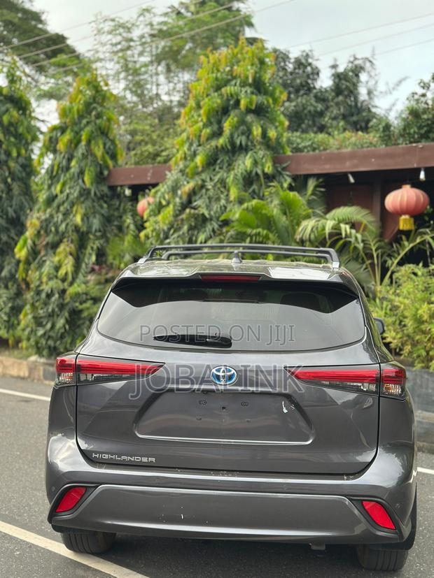 Toyota Highlander Limited AWD 2023 Gray