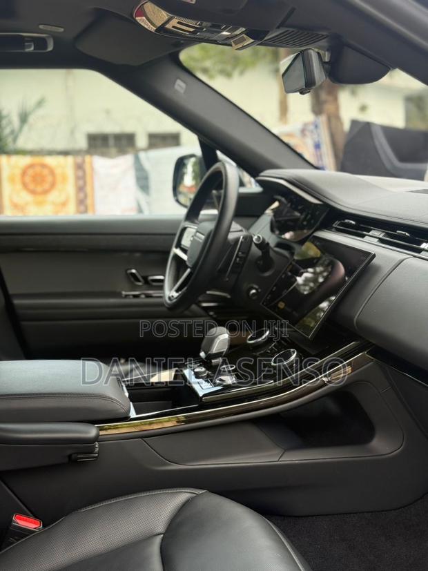 Land Rover Range Rover 2024 Gray