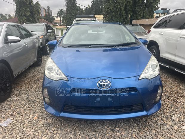 Toyota Aqua 2012 Blue