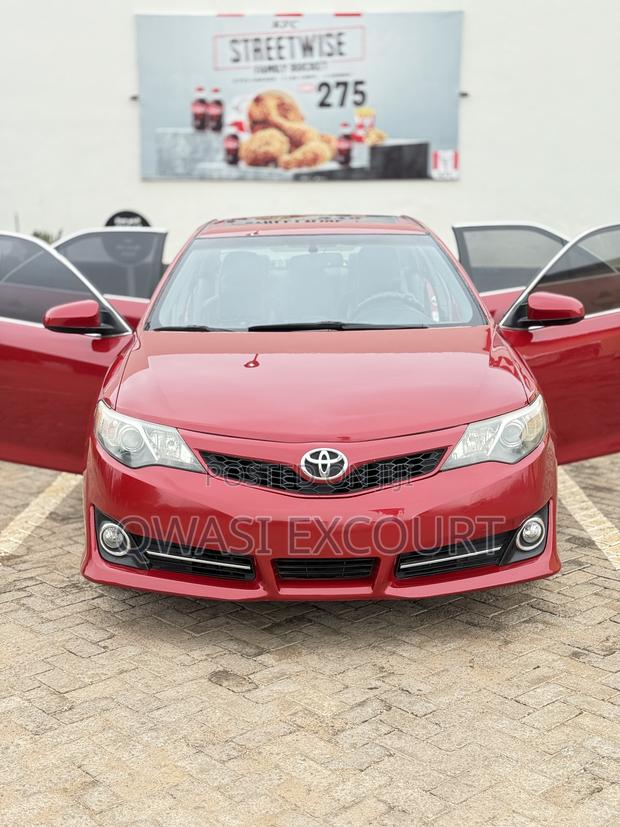 Toyota Camry 2014 Red