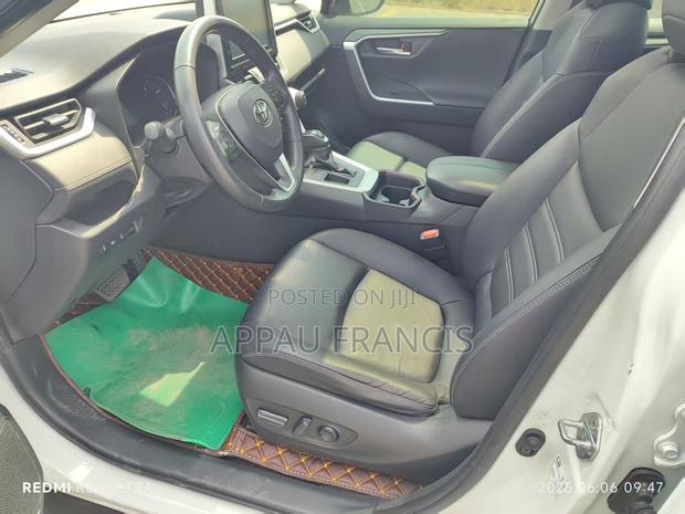 Toyota RAV4 Adventure AWD 2020 White