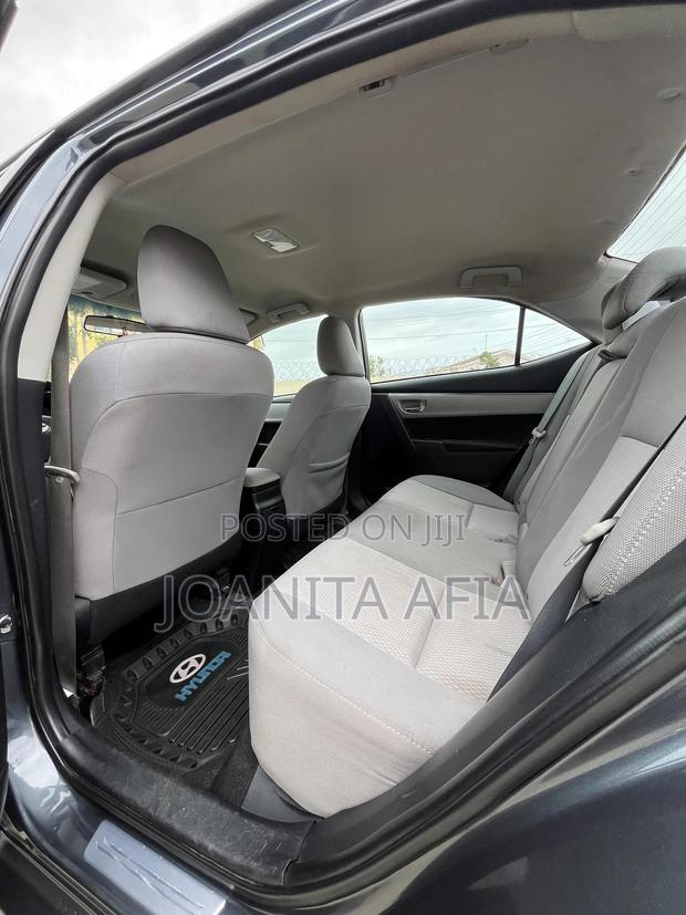 Toyota Corolla LE 4dr Sedan (1.8L 4cyl CVT) 2014 Gray