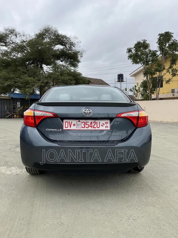 Toyota Corolla LE 4dr Sedan (1.8L 4cyl CVT) 2014 Gray