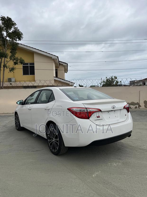 Toyota Corolla 2016 White