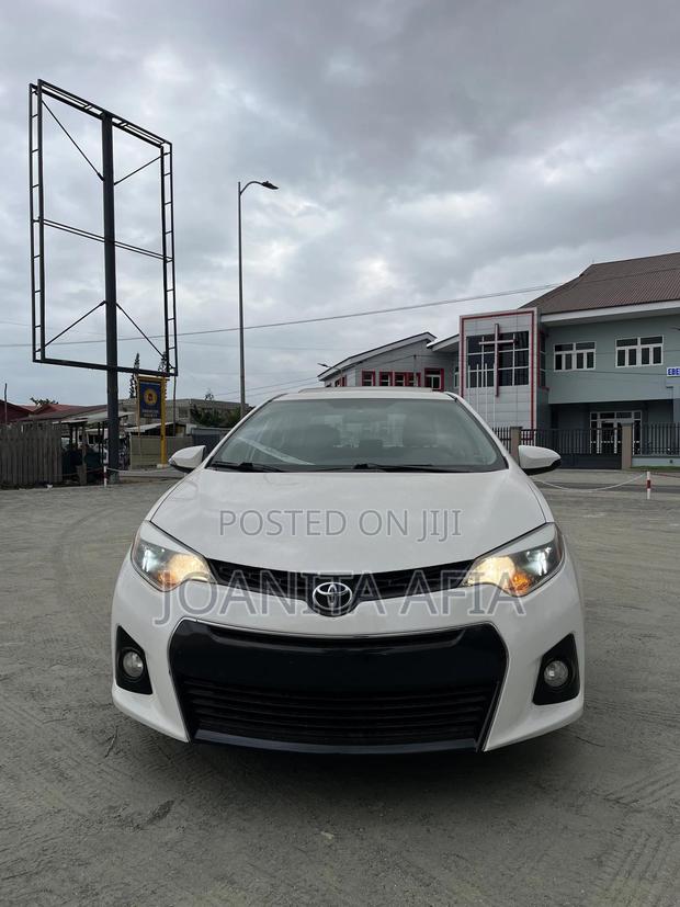 Toyota Corolla 2016 White