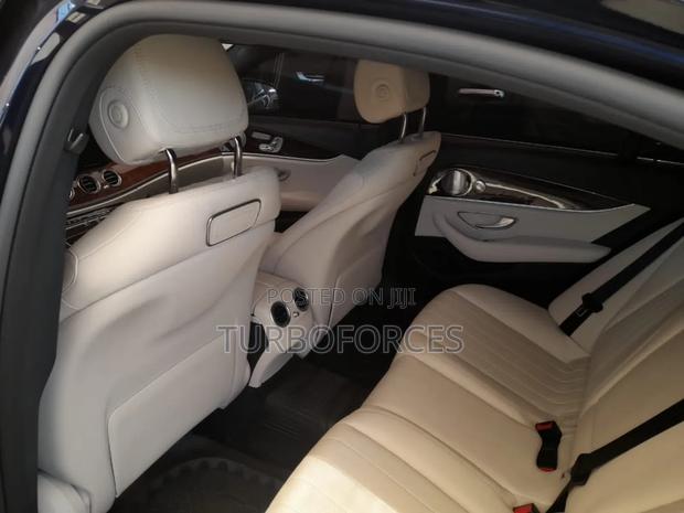 Mercedes-Benz E300 2019 Blue
