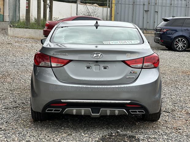 Hyundai Elantra Limited 4dr Sedan (1.8L 4cyl 6A) 2014 Gray