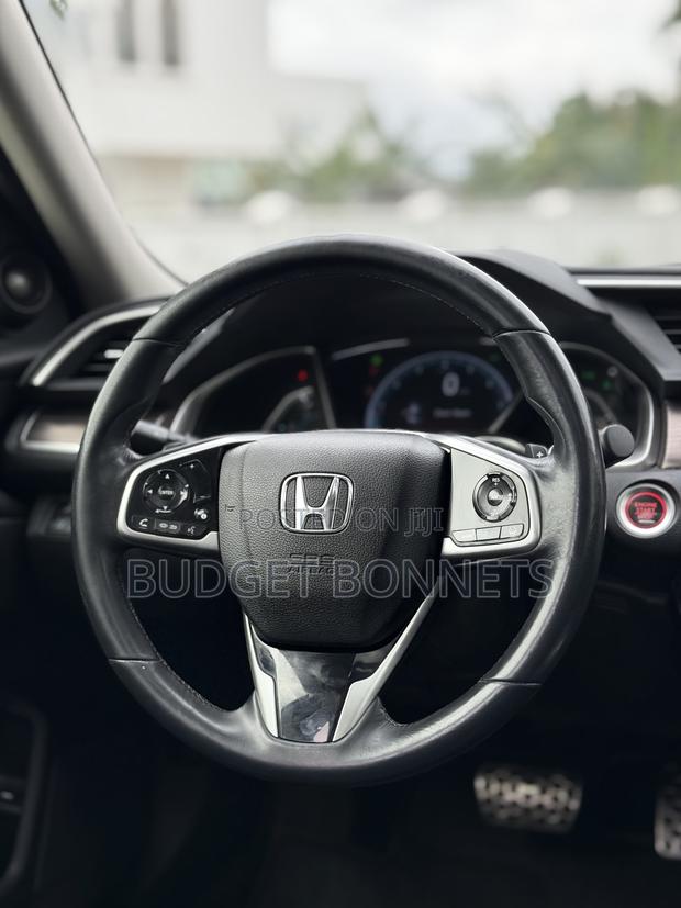 Honda Civic Touring Sedan 2019 White