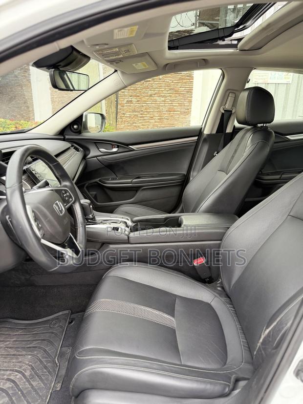 Honda Civic Touring Sedan 2019 White