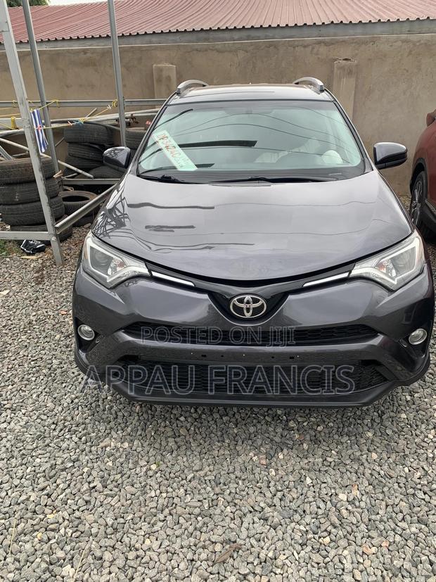 Toyota RAV4 2017 Gray