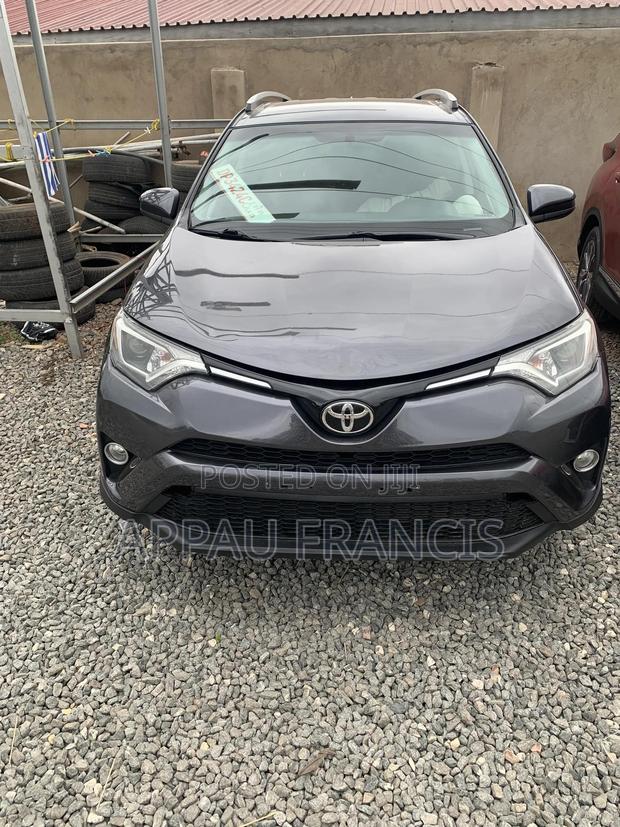 Toyota RAV4 2017 Gray