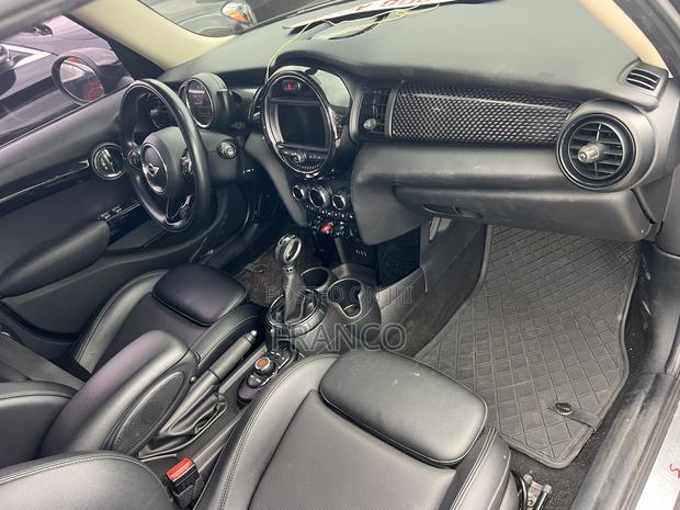 Mini Cooper 2018 Black