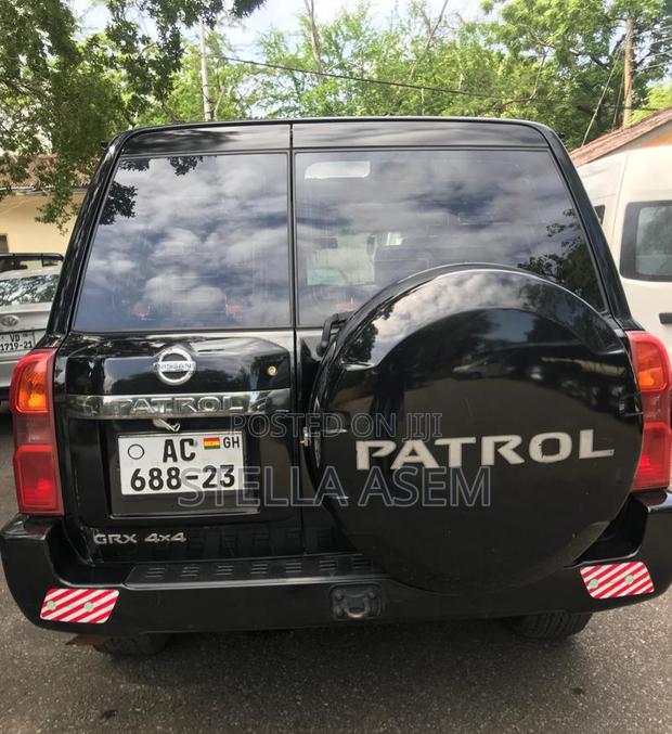 Nissan Patrol 2011 Black
