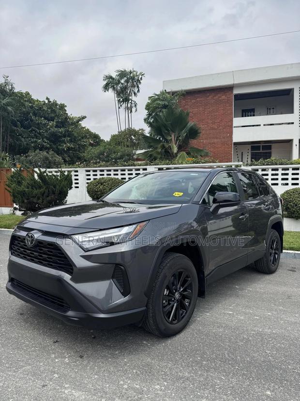 Toyota RAV4 LE 2025 Gray