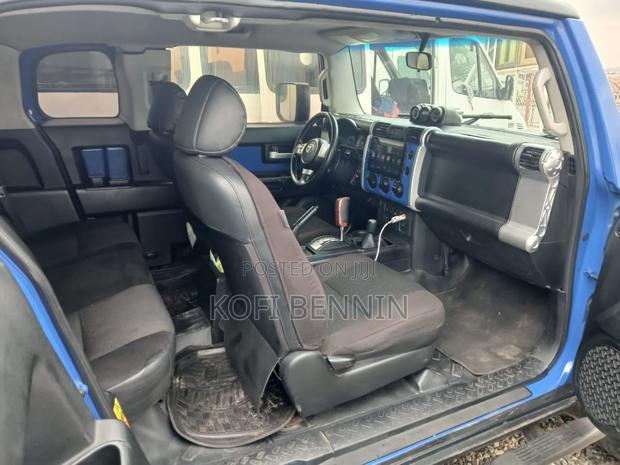 Toyota FJ Cruiser Base 4x4 2010 Blue