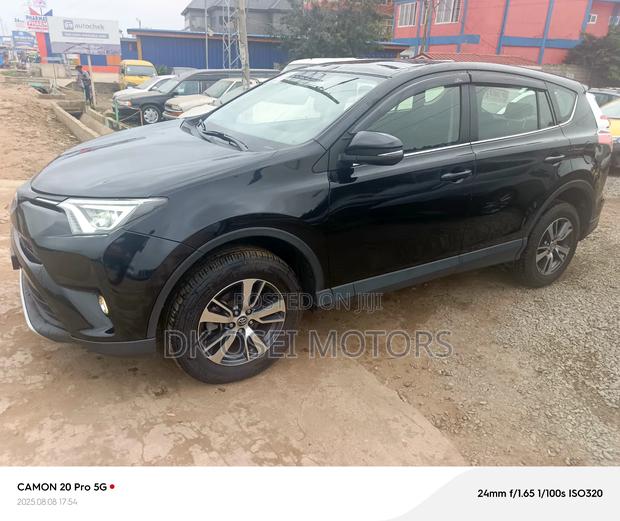 Toyota RAV4 SE 4dr SUV AWD (2.5L 4cyl 6A) 2018 Black