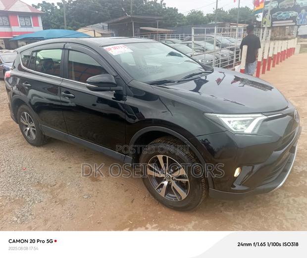 Toyota RAV4 SE 4dr SUV AWD (2.5L 4cyl 6A) 2018 Black