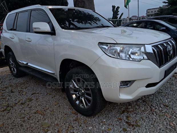 Toyota Land Cruiser Prado 2017 White