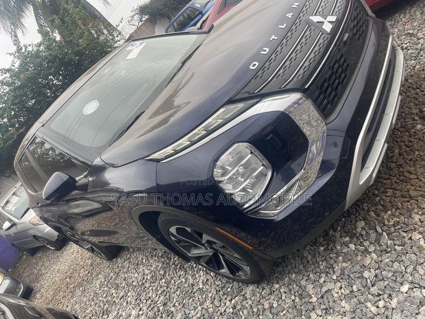 Mitsubishi Outlander 2018 Blue