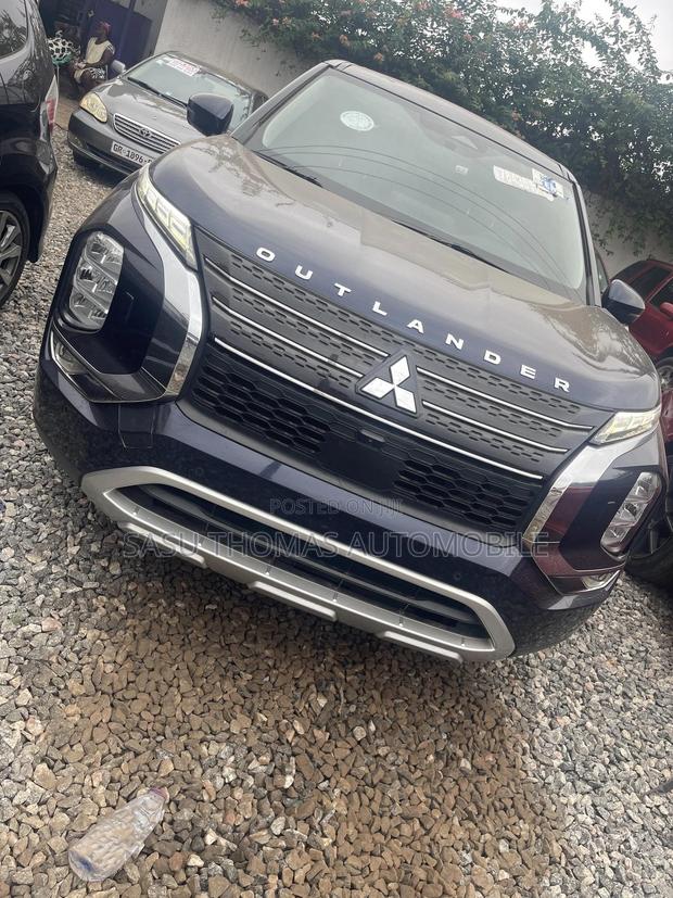 Mitsubishi Outlander 2018 Blue