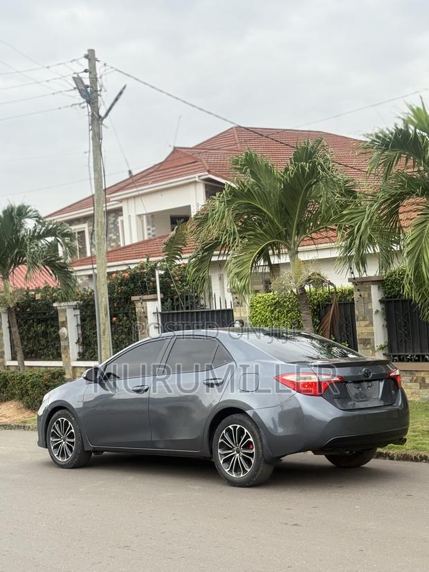 Toyota Corolla S 4dr Sedan (1.8L 4cyl CVT) 2016 Gray