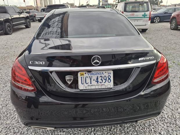 Mercedes-Benz C300 2016 Black