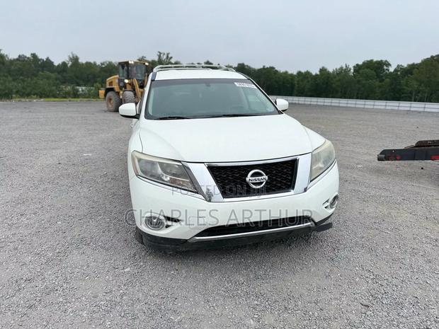Nissan Pathfinder 2016 White