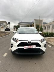 Toyota RAV4 XLE 2021 White for sale