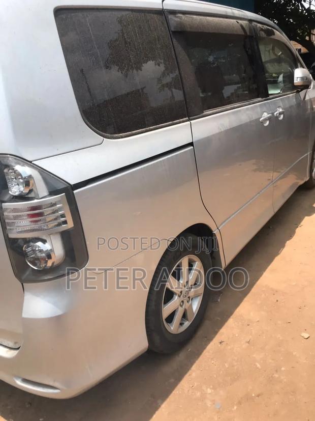 Toyota Voxy SV Premium 2014 White