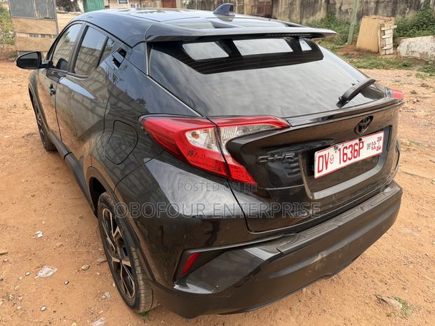 Toyota C-HR XLE 2021 Black